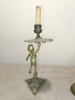 Candelabro antiguo querubín metal dorado