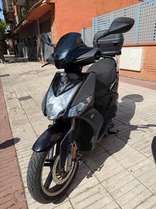 Kymco Agility 125 Scooter Negra