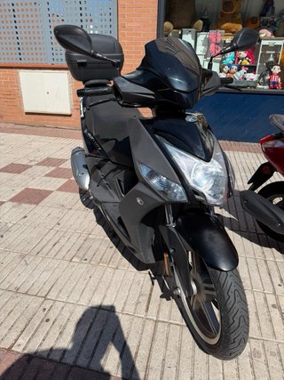 Kymco Agility 125 Scooter Negra