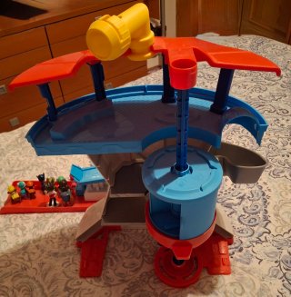 Torre Patrulla Canina con muñecos