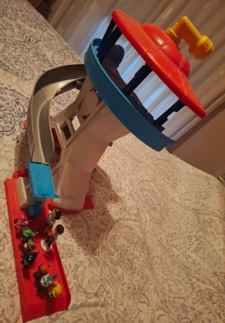 Torre Patrulla Canina con muñecos