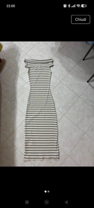 Vestito a righe bianco e nere