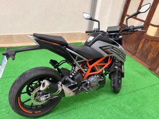 KTM Duke 125 21.577 km 2.900 €