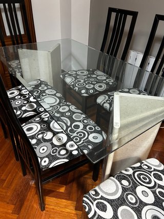 Mesa de comedor de cristal con 6 sillas