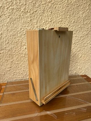 Caja de pintura con atril de madera