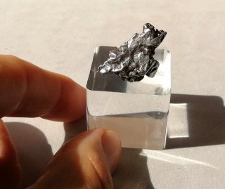 Meteorito Metálico con Peana