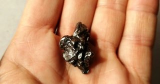 Meteorito Metálico con Peana