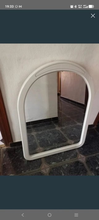 Espejo de pared blanco