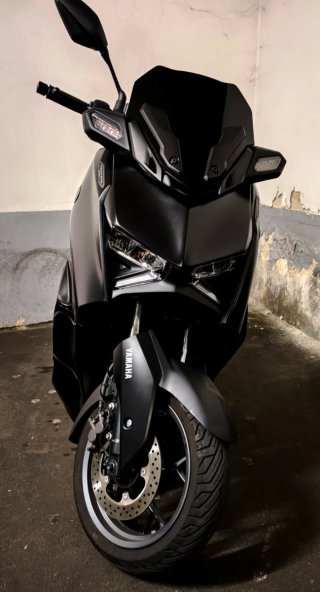 Yamaha XMAX 300 Tech MAX ESPECIAL EDITION