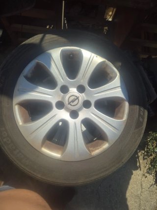 Llantas 16' Opel astra gtc dos neumaticos buenos