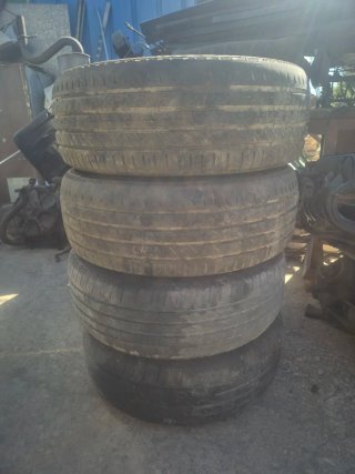 Llantas 16' Opel astra gtc dos neumaticos buenos