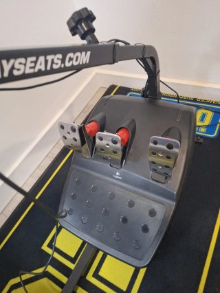Playseat Renault F1 + Volante Logitech G27