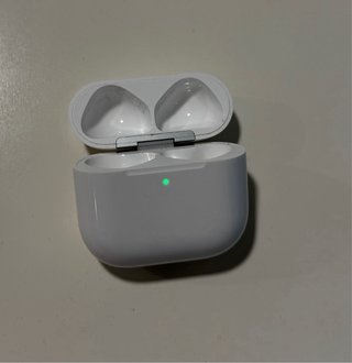 Apple AirPods 4
