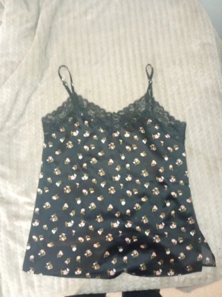 Blusa tirantes floral negra y rosa