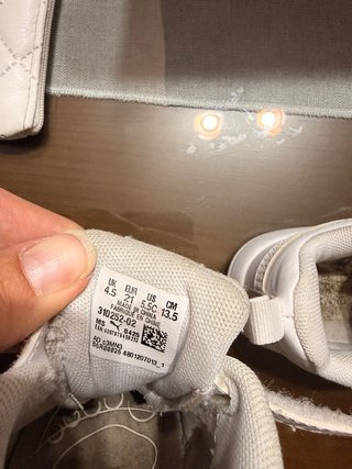 Zapatillas Puma niño blancas velcro