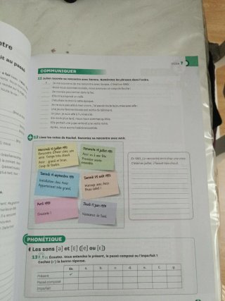 Libros francés y cuaderno A2