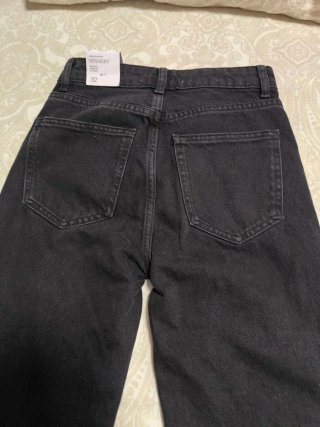Pantalón negro Mango