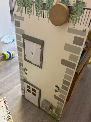Casa de muñecas con muebles (madera) Aldi