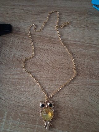 Collar Búho Dorado con Piedra Amarilla