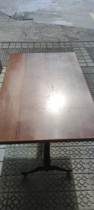 Mesa madera y hierro con 4 sillas
