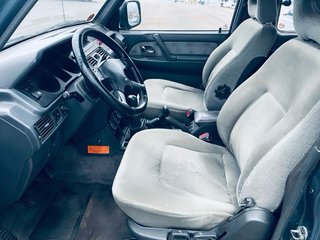 Mitsubishi Montero Corto