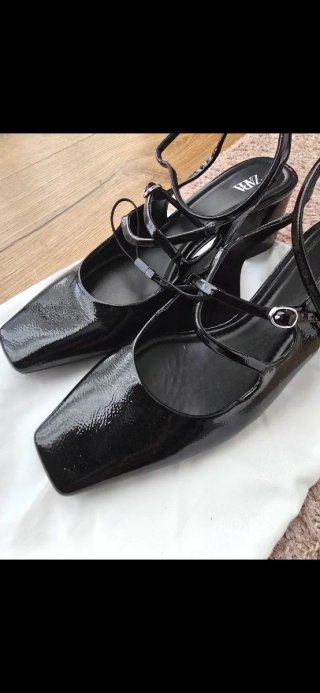 Zapatos chica Zara Negros. Nuevos