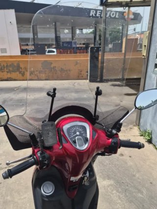 Moto Yamaha D'elight 125 Scooter Roja