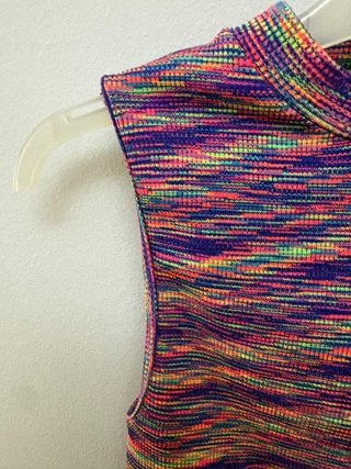 Top sin mangas multicolor