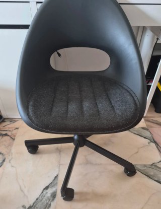 Silla de escritorio negra