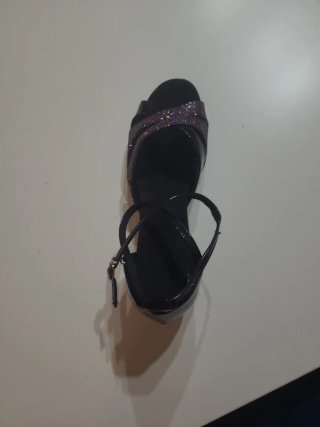 Zapatos de baile latinos brillantes