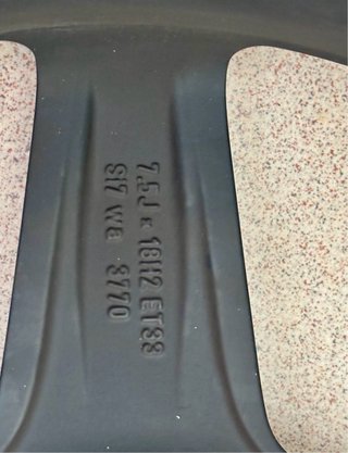 Llantas Mercedes AMG 18 Titan Grau OEM.
