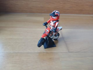 Moto y piloto de playmobil
