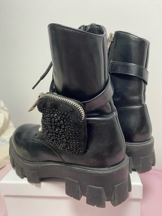 Botas militares negras con plataforma