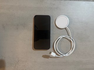 iPhone 15 IMPECABLE con su caja y cargador MagSafe