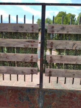 Puerta hierro
