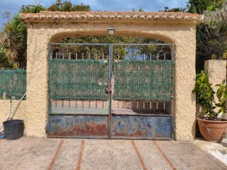 Puerta hierro