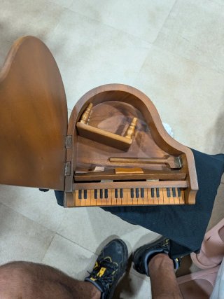 Mini Piano Cola Madera con Banqueta