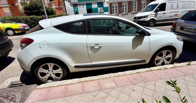 Renault Mégane Coupé 1.5 dCi Dynamique EDC 2011, foto 4