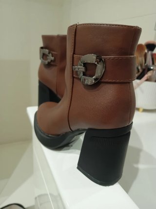 Botines Marrones Tacón Alto y Plataforma