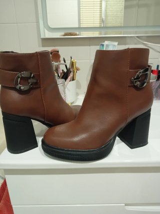 Botines Marrones Tacón Alto y Plataforma