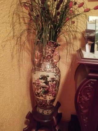 Jarrón Cerámica Multicolor con Soporte Madera