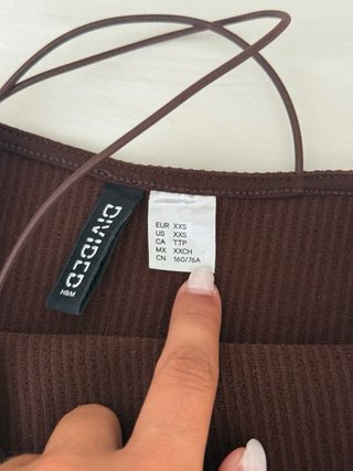 Vestido castanho com alças