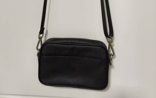 Bolso bandolera Guess negro