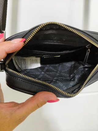 Bolso bandolera Guess negro