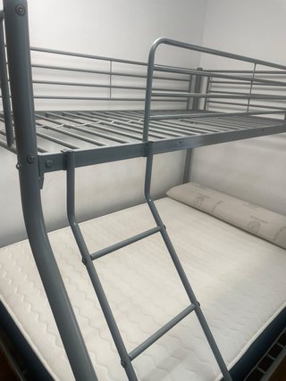 Colchón viscoelástico 135 cm muy buen estado.