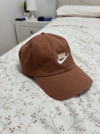 Gorra Nike Marrón