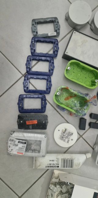 Lotto Materiale Elettrico Vario (Gewiss, Bticino,