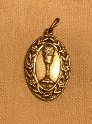 Medalla Plata 1ª Comunión 1903 IHS