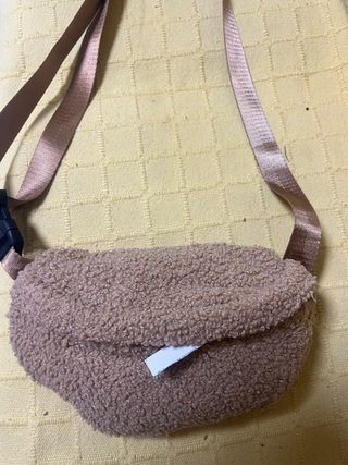 Bolso riñonera peludo