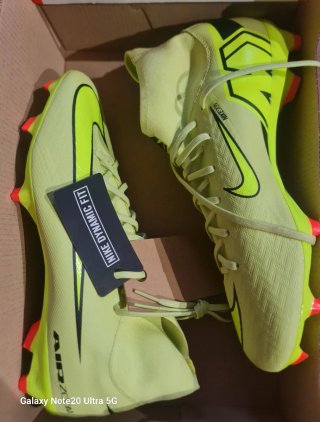 Botas de fútbol